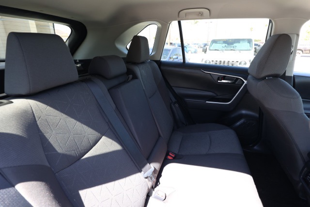 2022 Toyota RAV4 XLE photo 15