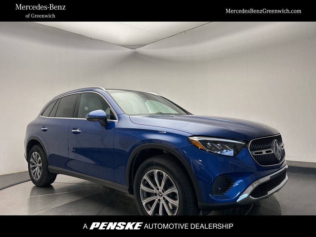 2026 Mercedes-Benz GLC Base's photo