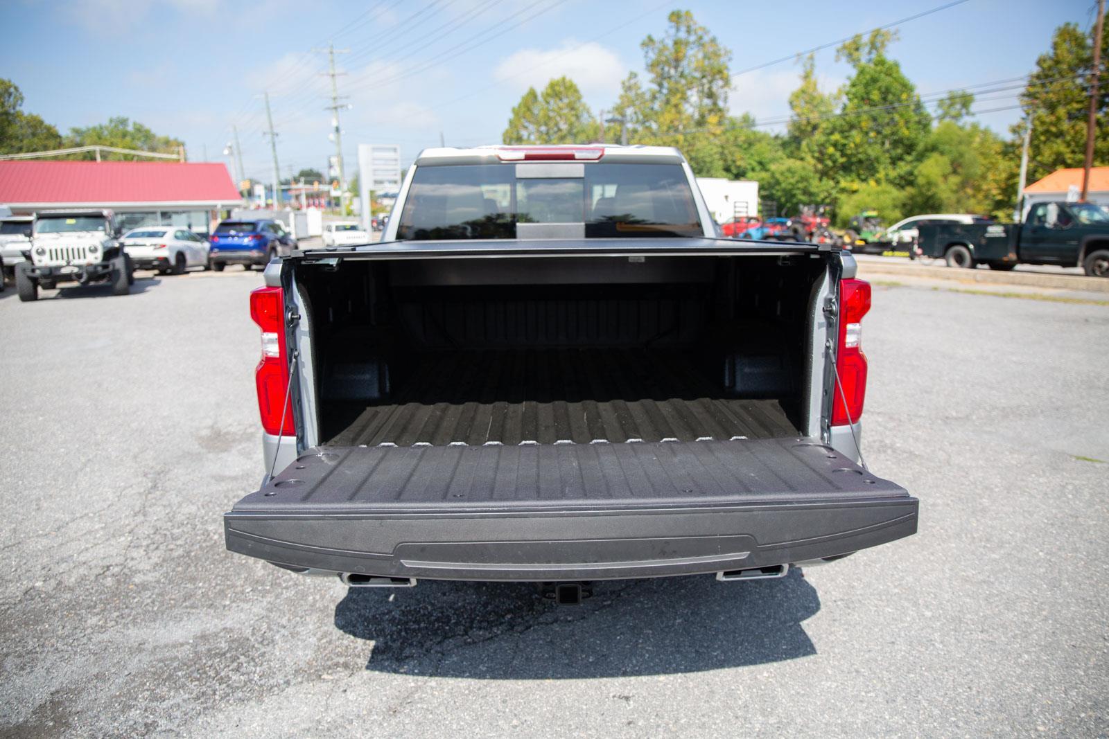 2025 Chevrolet Silverado 1500 RST photo 6
