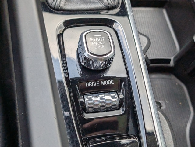 2019 Volvo XC60 T5 Momentum photo 16
