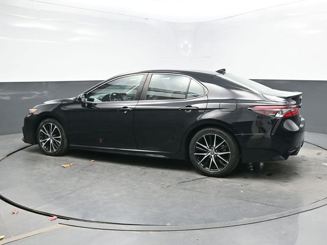 2021 Toyota Camry SE photo 4