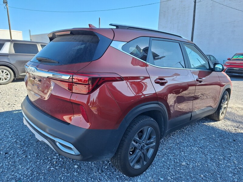 2023 Kia Seltos S photo 3