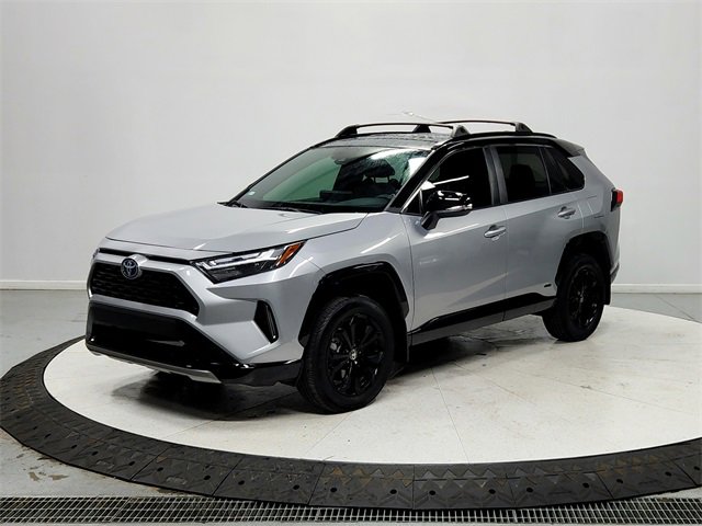 2024 Toyota RAV4 Hybrid XSE photo 2