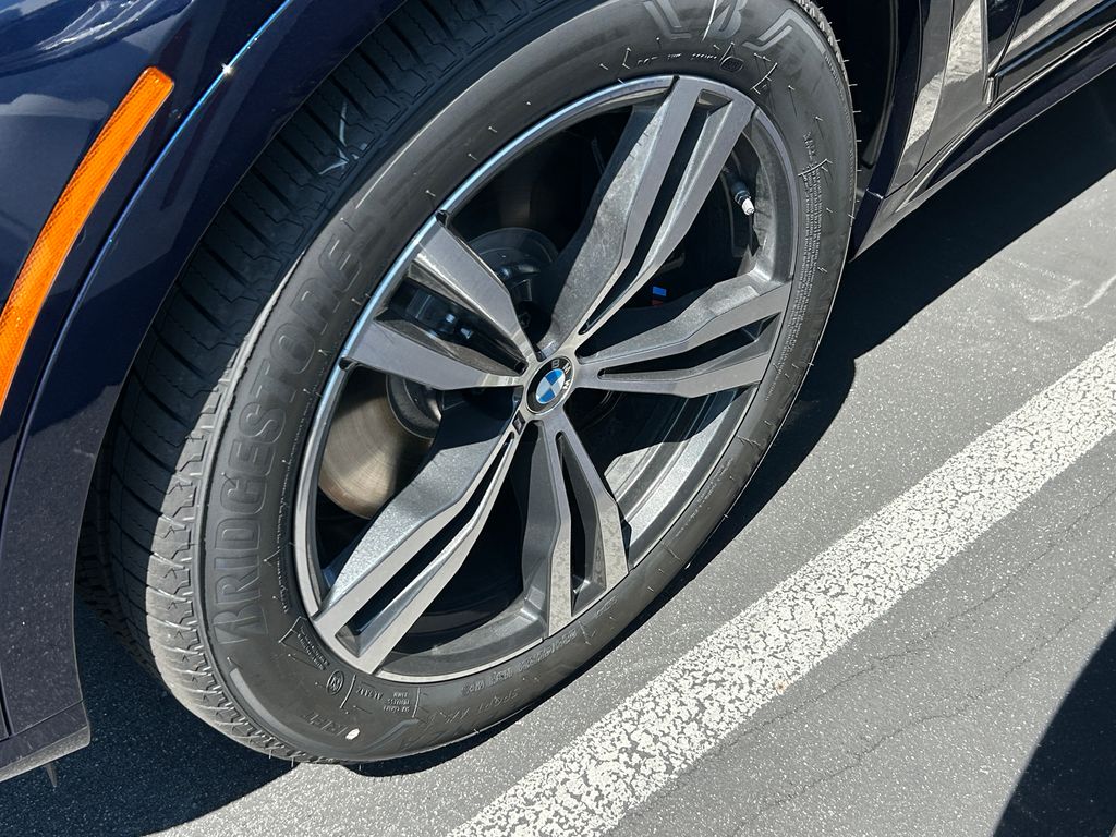 2026 Bmw X7 M60i photo 3