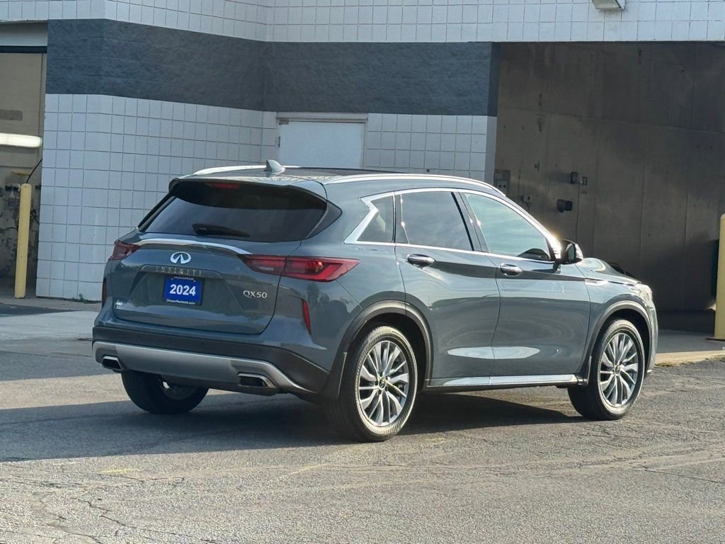 2024 Infiniti QX50 Luxe AWD photo 3