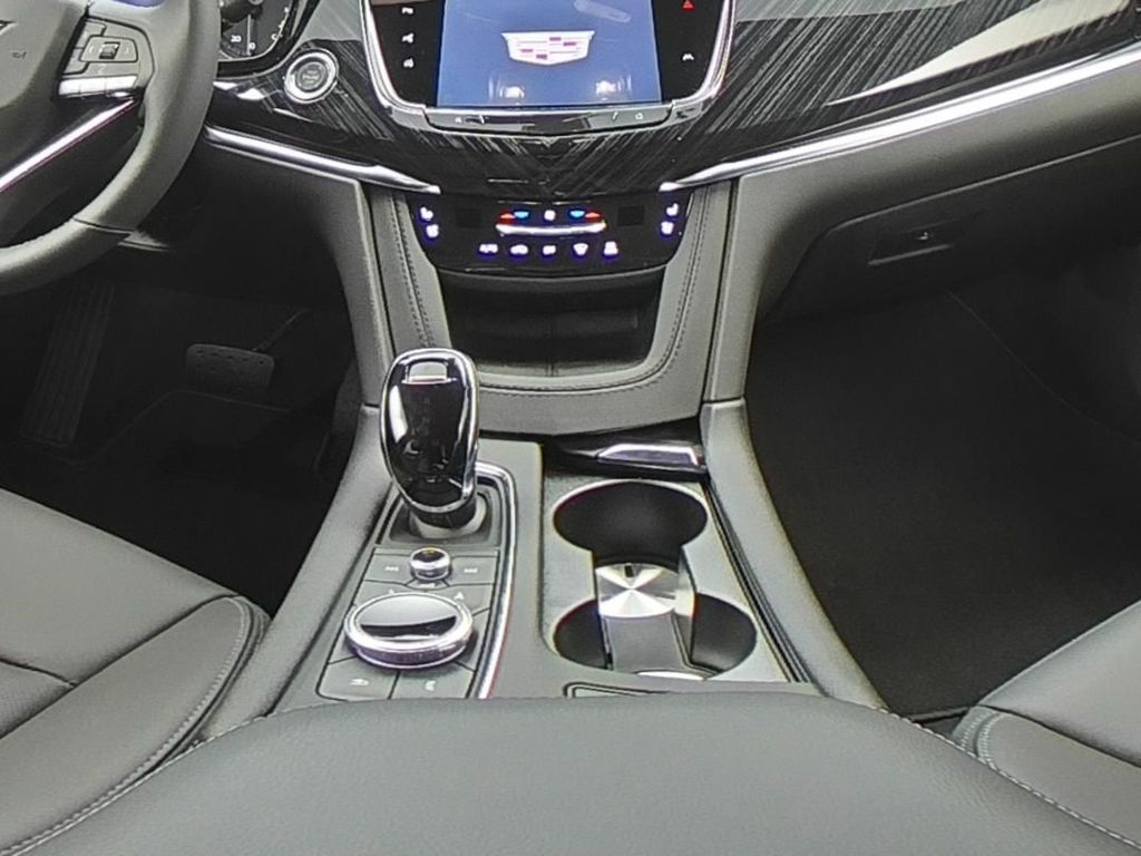 2025 Cadillac XT6 Premium Luxury photo 12