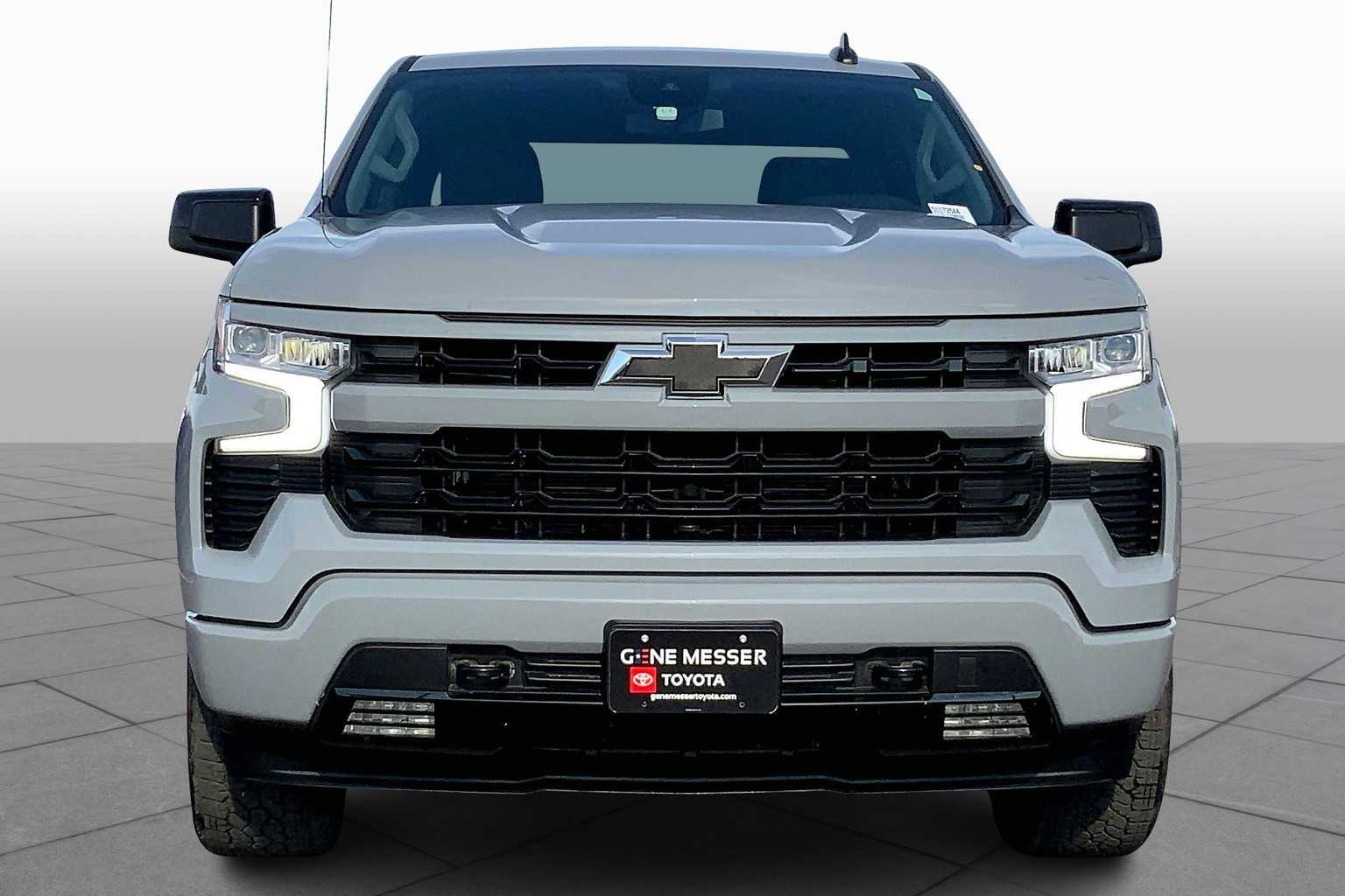 2025 Chevrolet Silverado 1500 RST photo 3