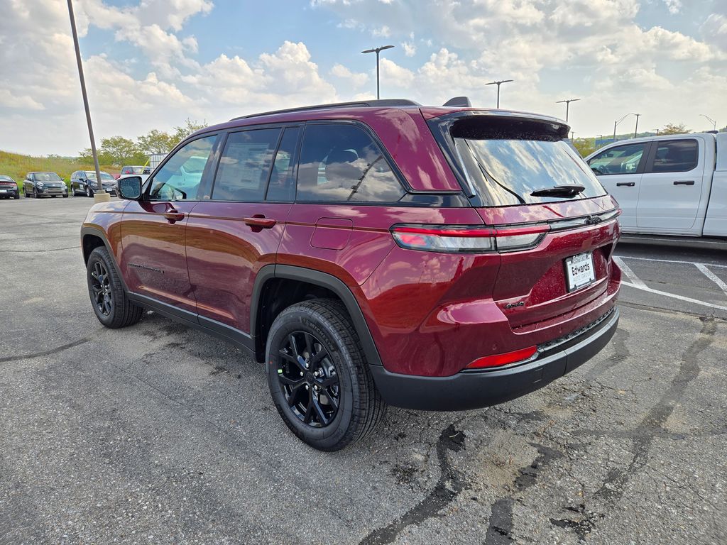 2025 Jeep Grand Cherokee Altitude X photo 2