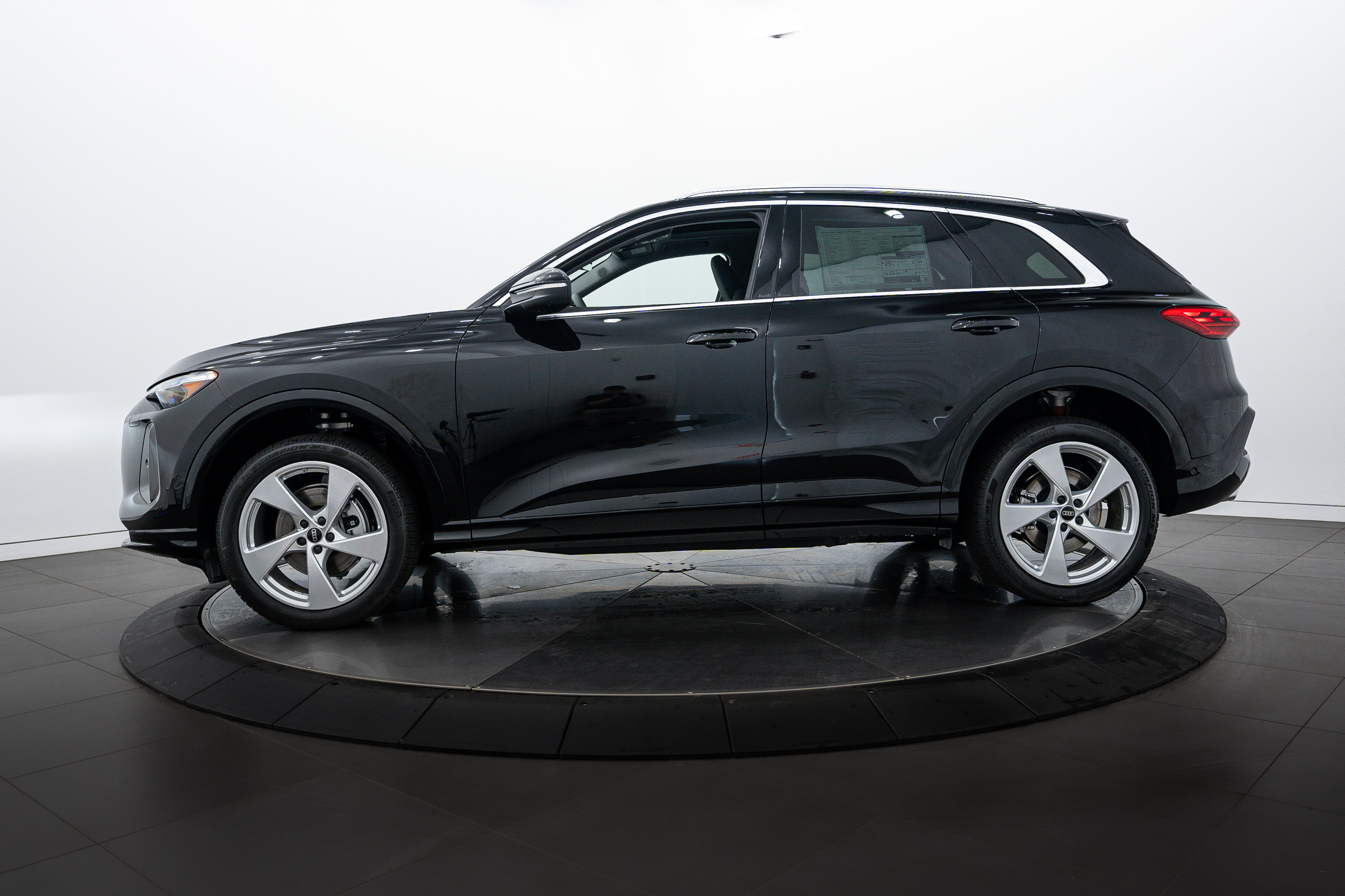 2025 Audi Q5 Premium Plus photo 7