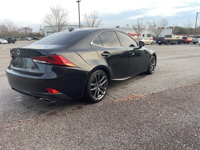 2019 Lexus IS 300 photo 4