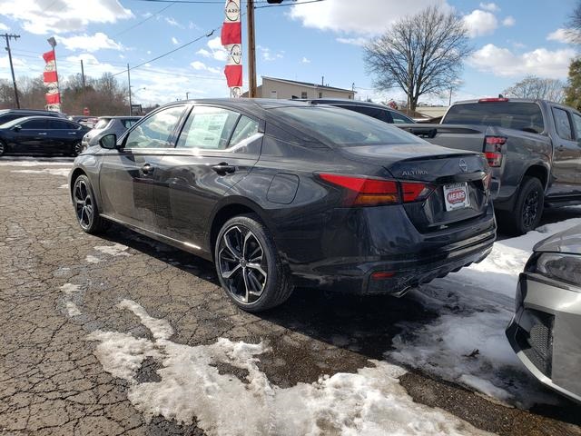 2025 Nissan Altima 2.5 SR photo 3