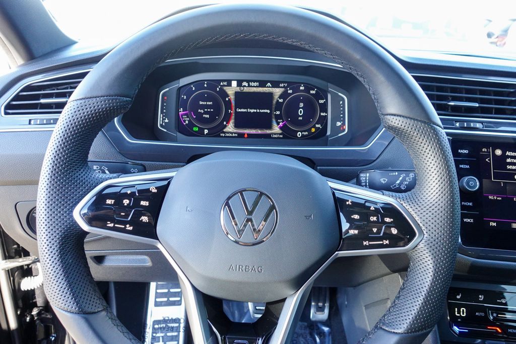 2024 Volkswagen Tiguan SEL R-Line Black photo 11
