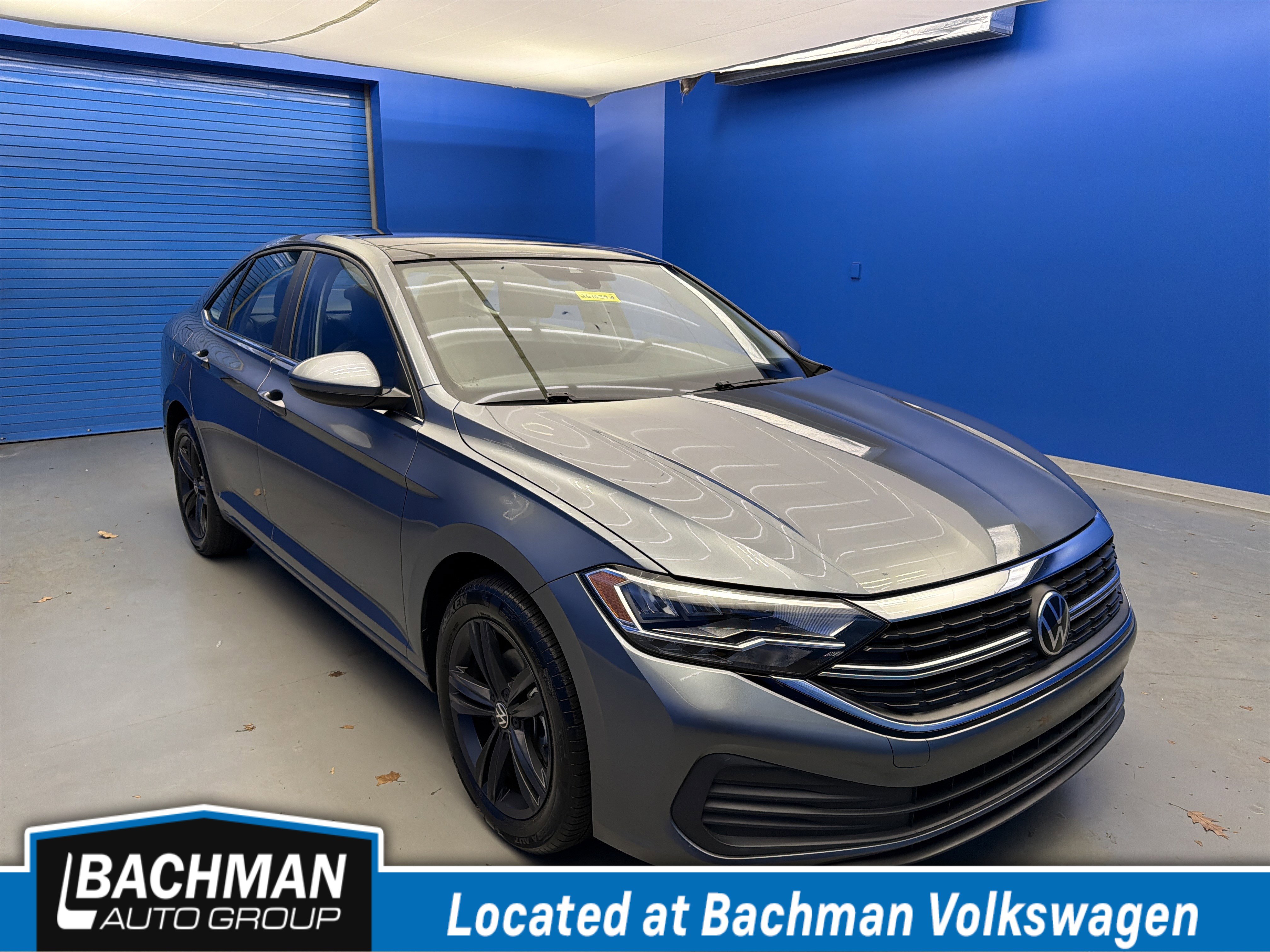 2023 Volkswagen Jetta SE's photo