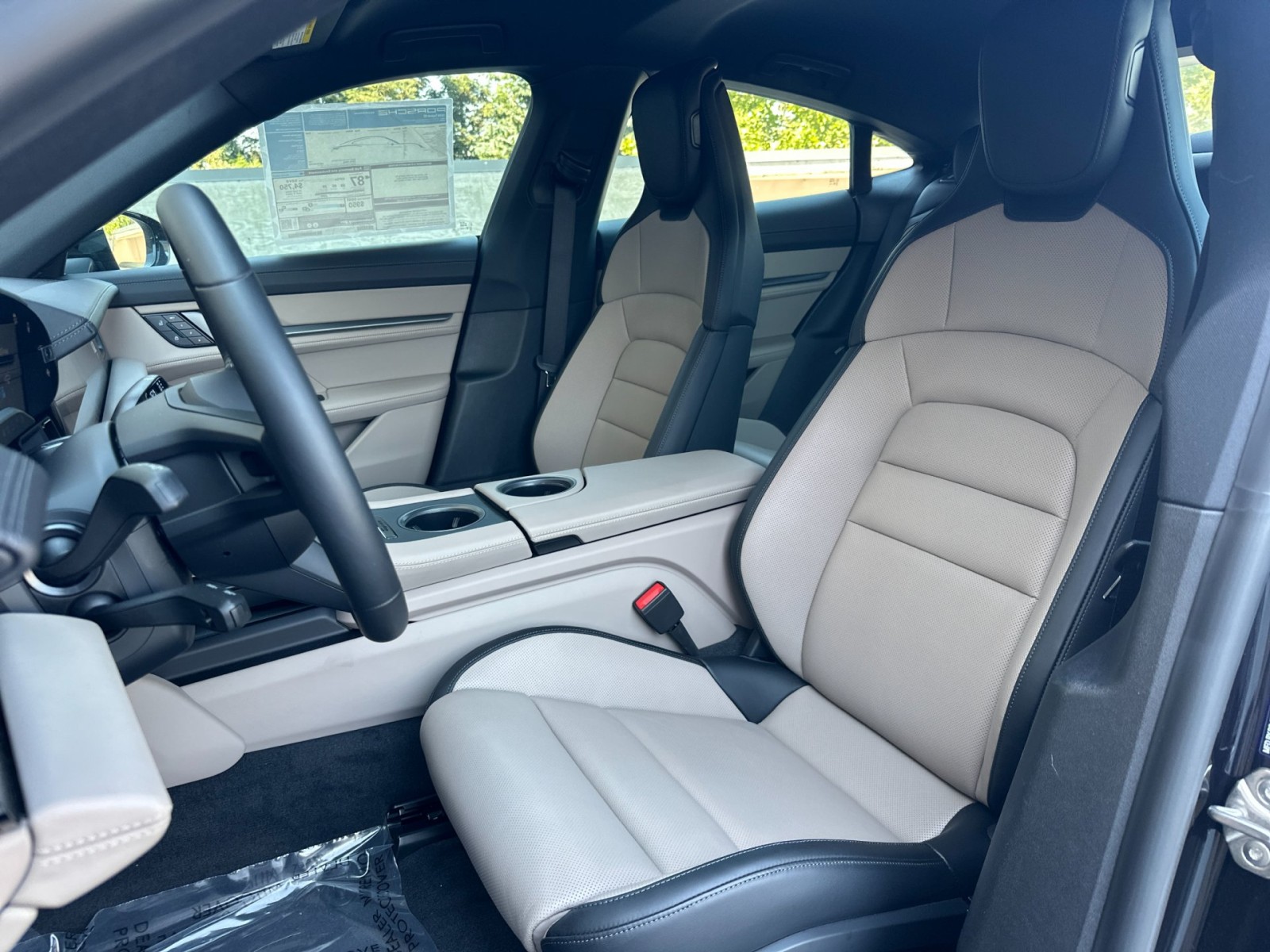 2025 Porsche Taycan 4S photo 6