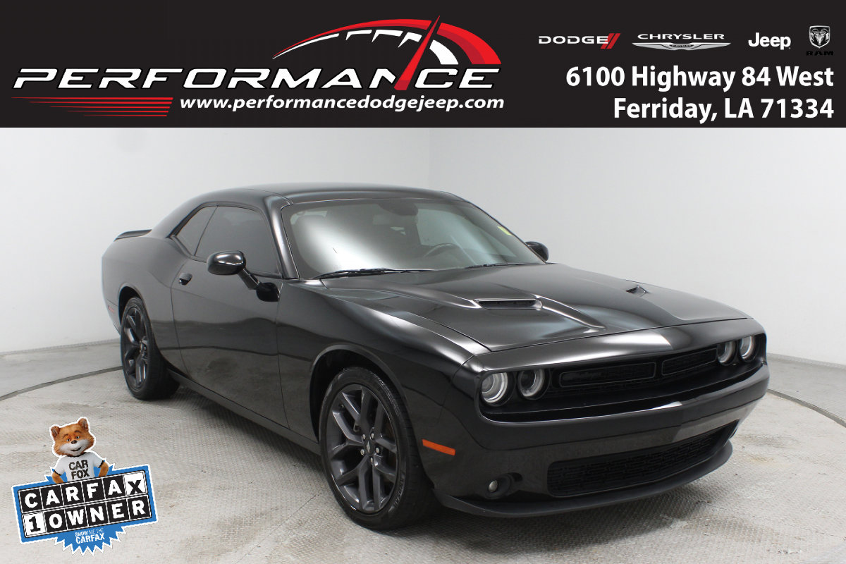 2022 Dodge Challenger SXT's photo