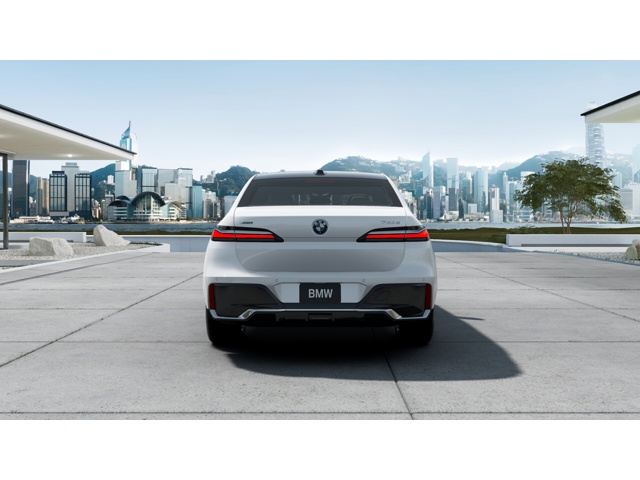 2026 Bmw 750e photo 5