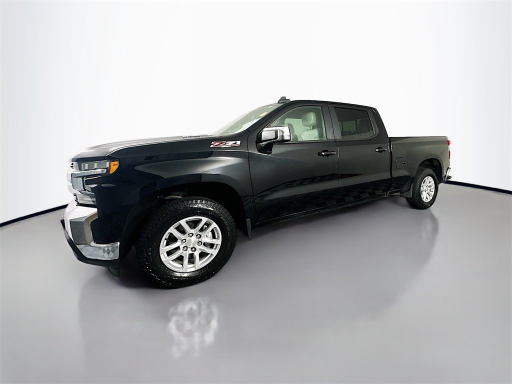 2020 Chevrolet Silverado 1500 LT photo 3