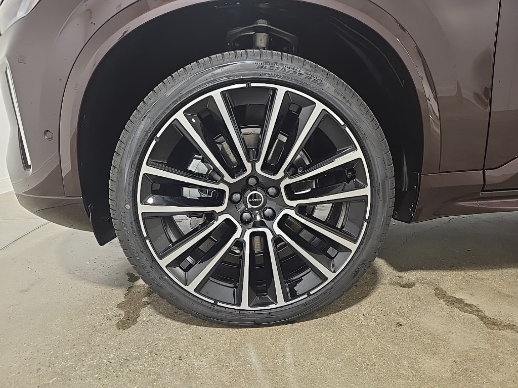 2026 Volvo XC90 Plus photo 10