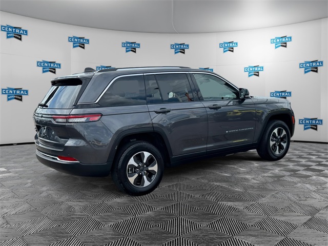 2022 Jeep Cherokee Limited 4xe photo 4