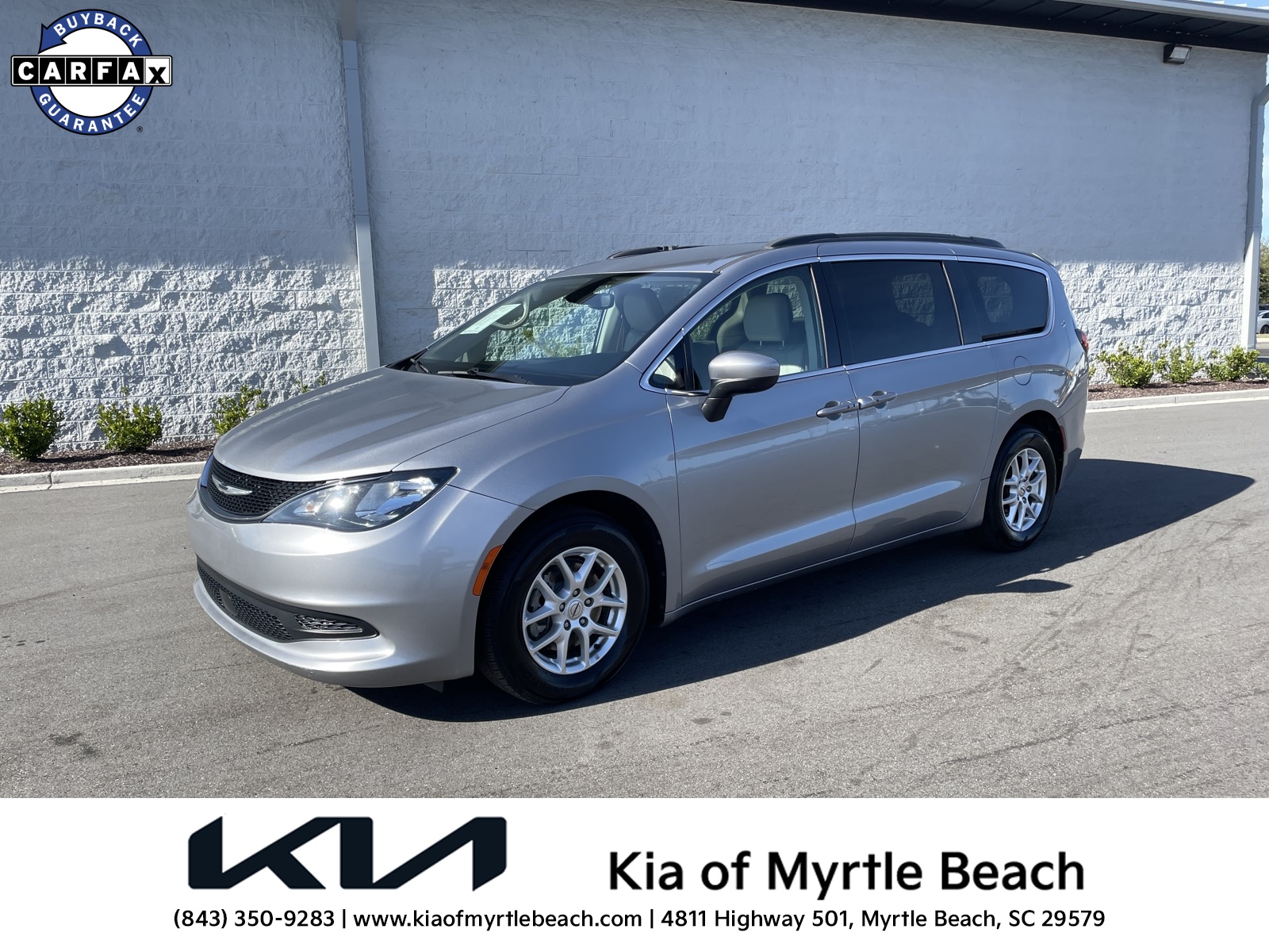 2021 Chrysler Voyager's photo