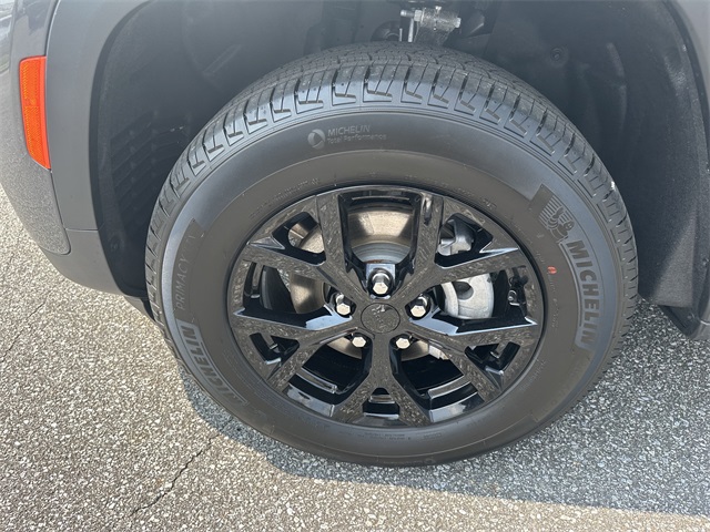 2025 Jeep Grand Cherokee Altitude photo 11