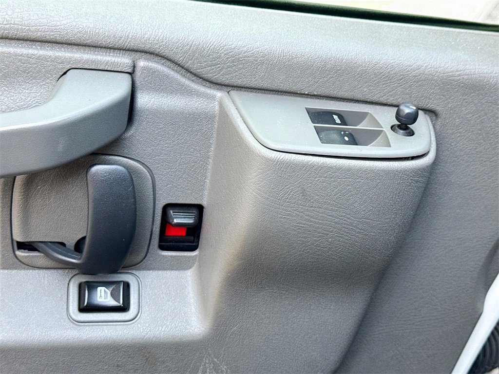 2016 Gmc Savana Cargo 3500 photo 16
