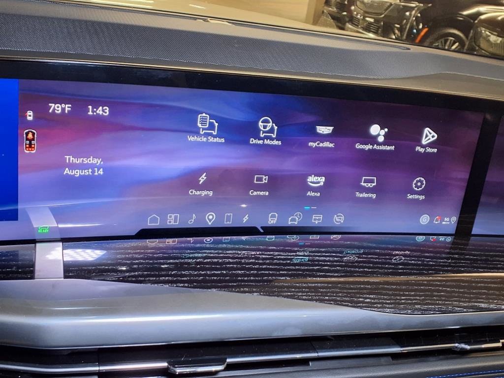 2026 Cadillac Escalade Luxury photo 17
