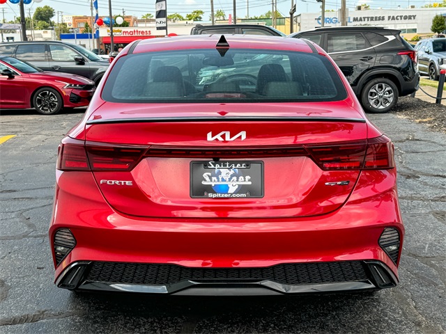 2024 Kia Forte GT-Line photo 5