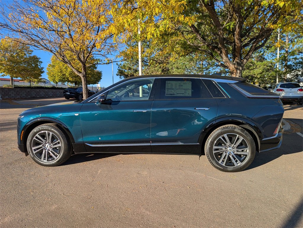 2026 Cadillac Lyriq Luxury photo 3