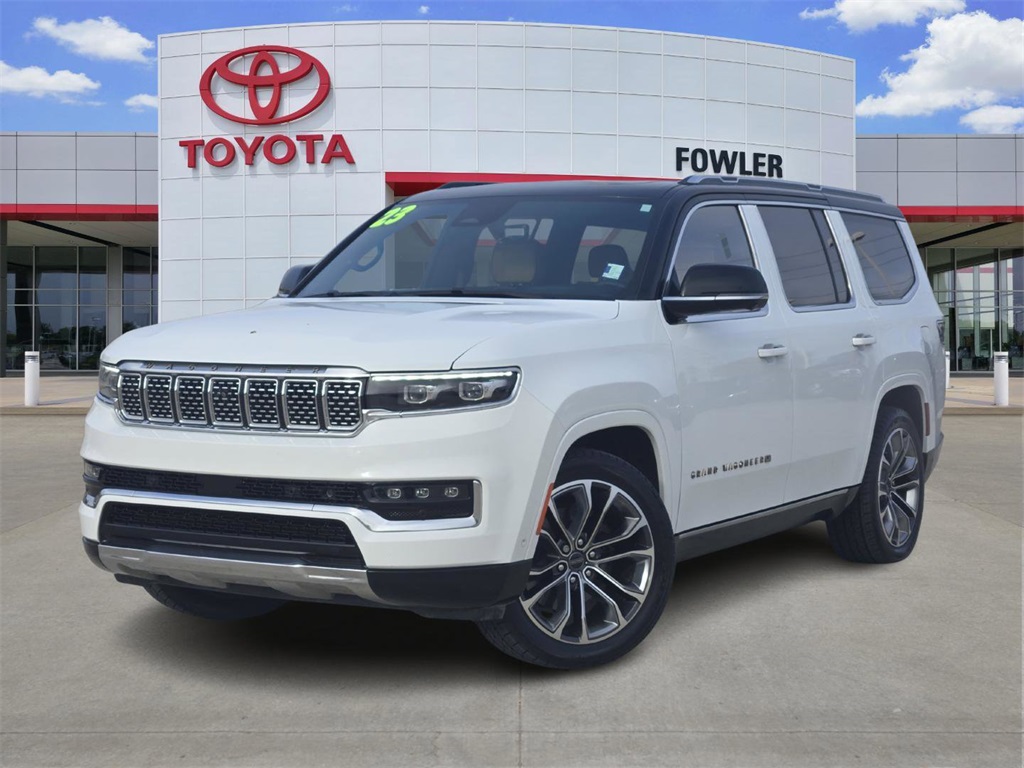 2023 Jeep Grand Wagoneer Series III's photo