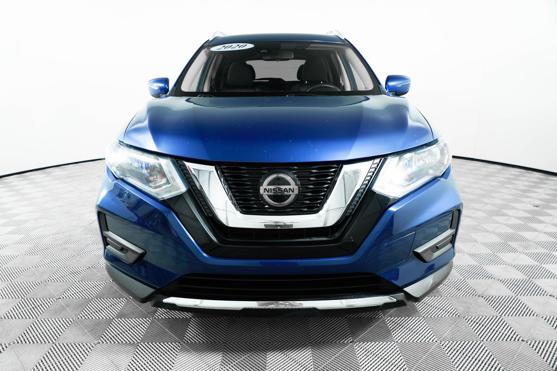 2020 Nissan Rogue SV photo 2