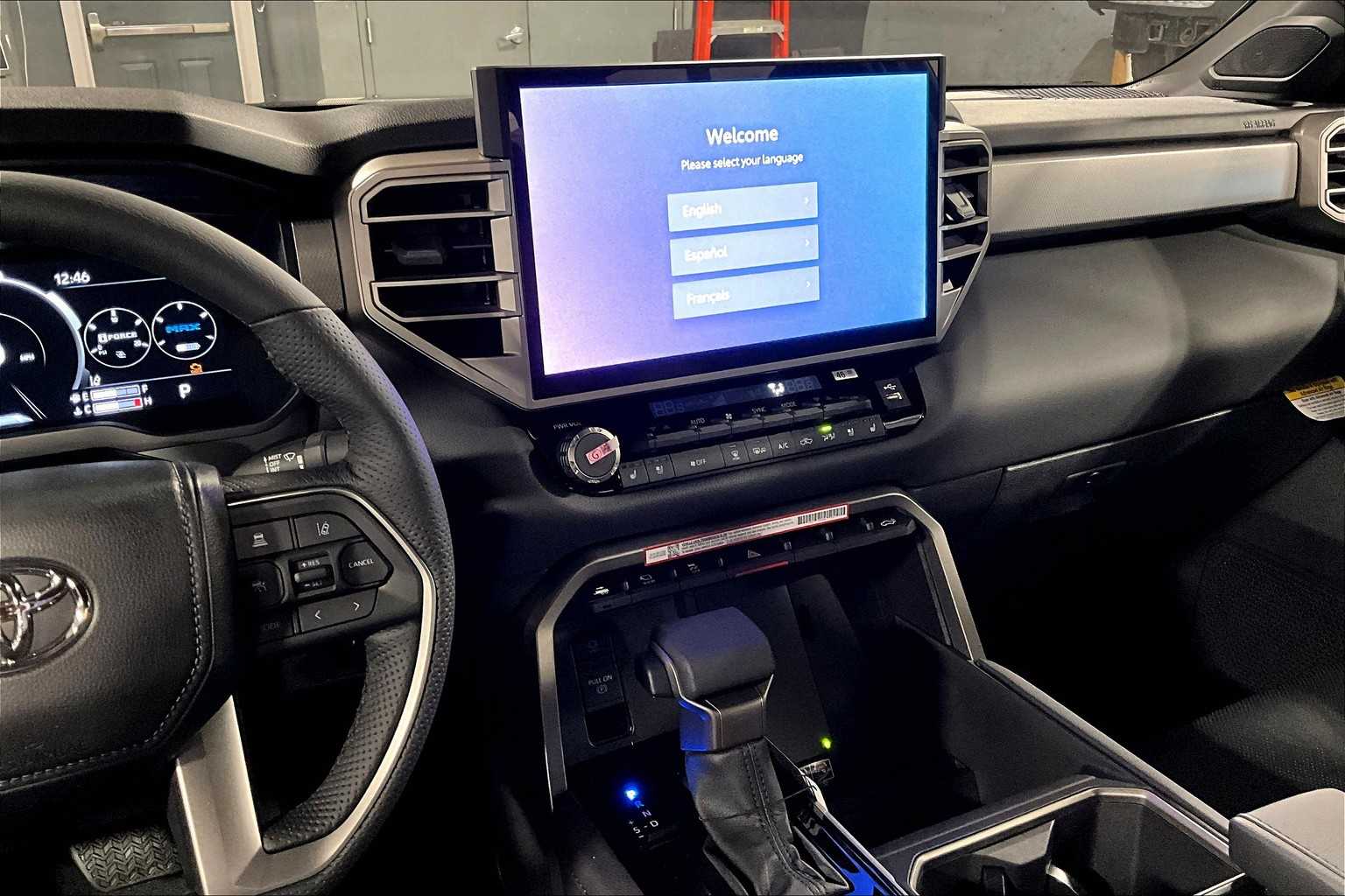 2025 Toyota Tundra Limited CrewMax photo 6