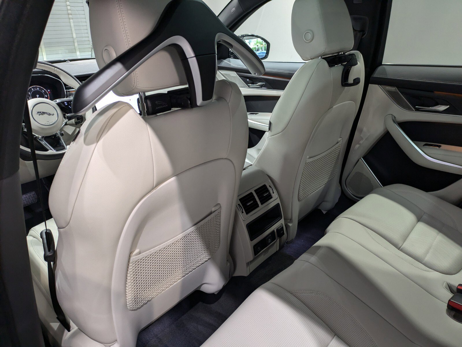 2025 Jaguar F-PACE R-Dynamic S photo 12