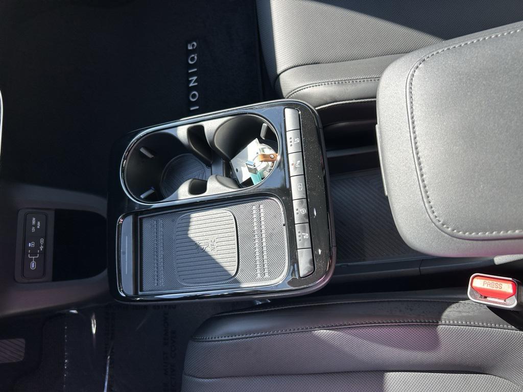 2025 Hyundai Ioniq 5 SEL photo 17