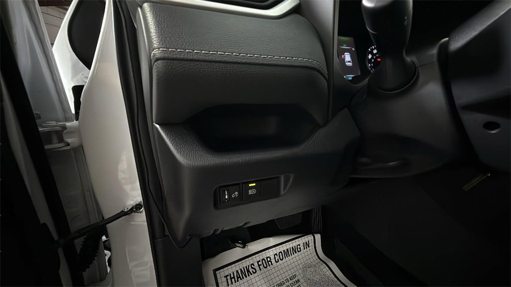 2022 Toyota RAV4 LE photo 21
