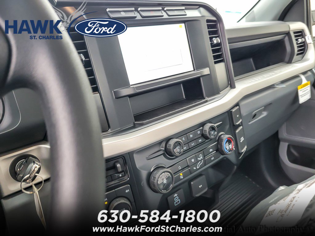 2024 FORD F-600 - Image 8