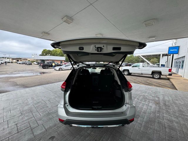 2018 Nissan Rogue SV photo 7