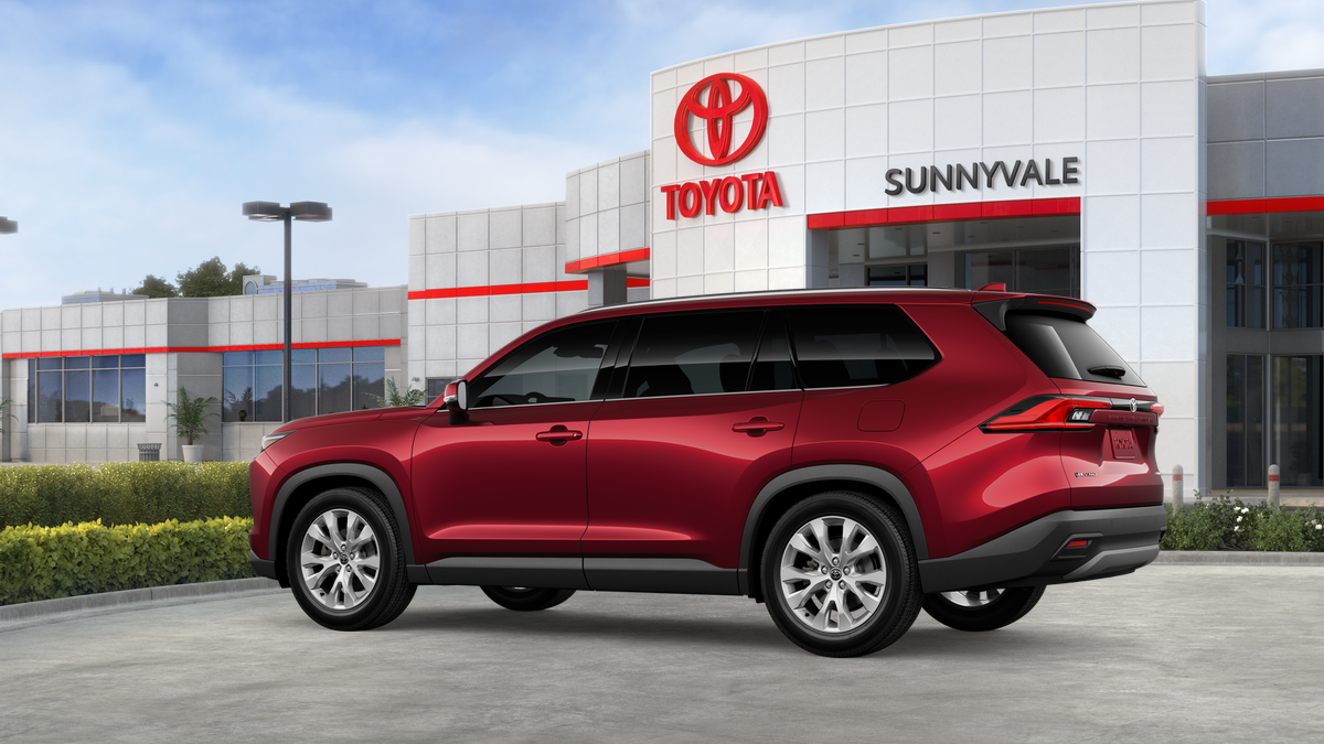 2026 Toyota Highlander Hybrid Limited photo 4
