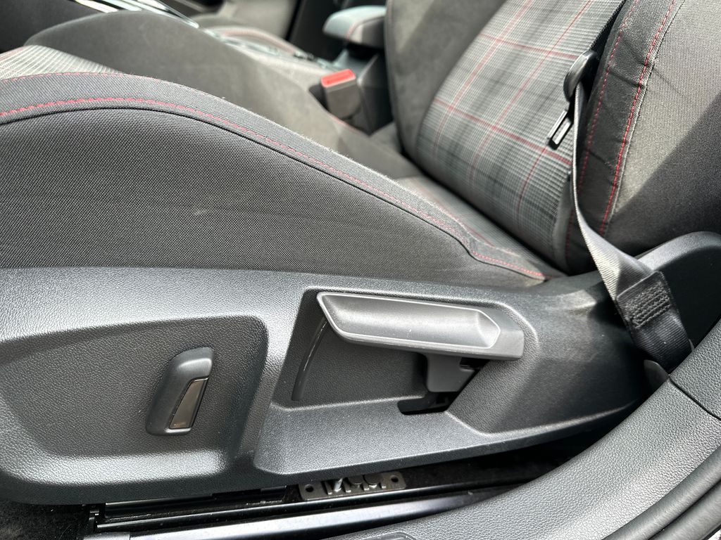 2024 Volkswagen Golf GTI S photo 4