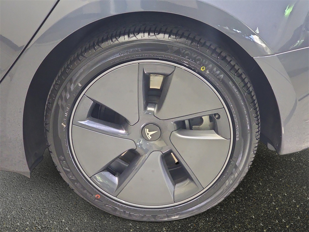2023 Tesla Model 3 photo 31