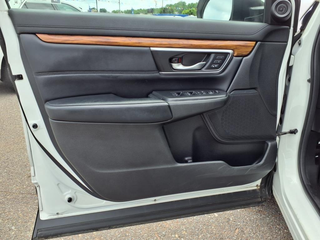 2018 Honda CR-V Touring photo 3