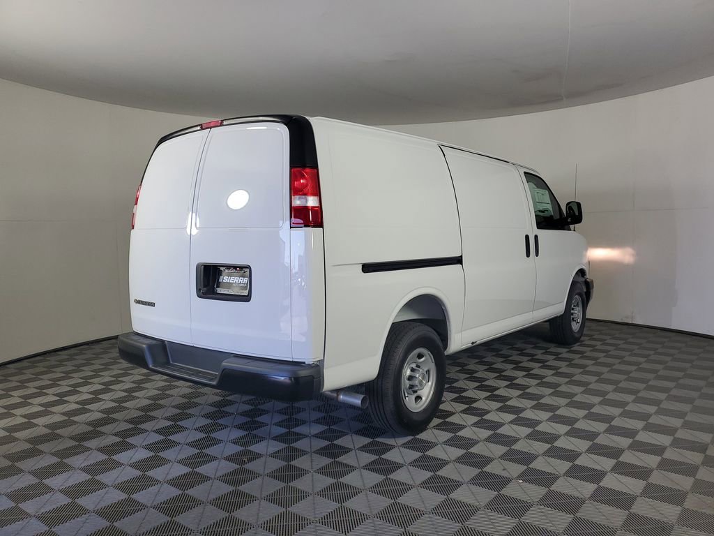 2025 Chevrolet Express Cargo 2500 photo 4