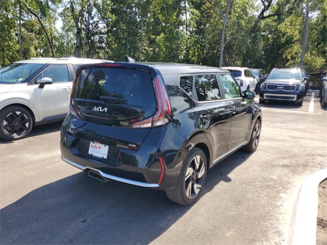2025 Kia Soul GT-Line photo 3