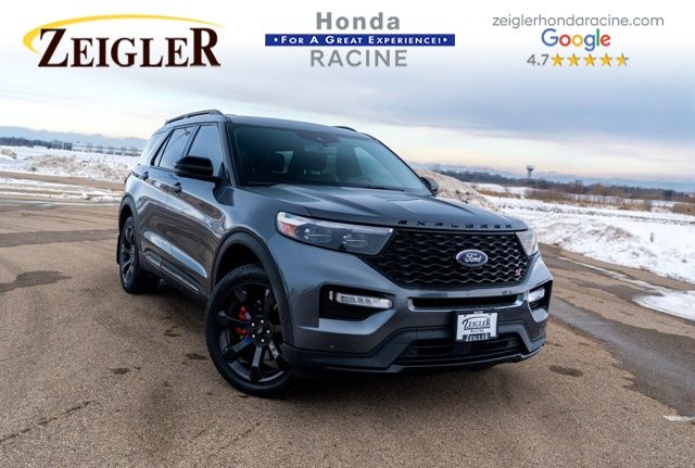 2022 Ford Explorer ST's photo