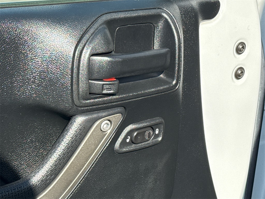 2017 Jeep Wrangler Sport photo 19
