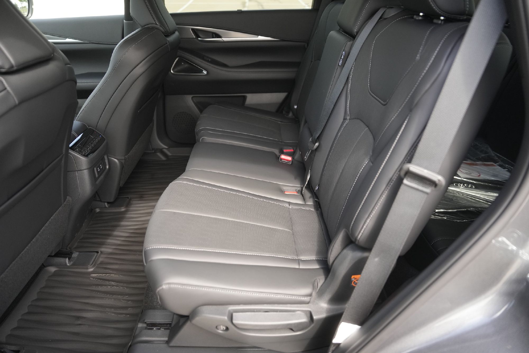 2026 Infiniti QX60 Luxe photo 18