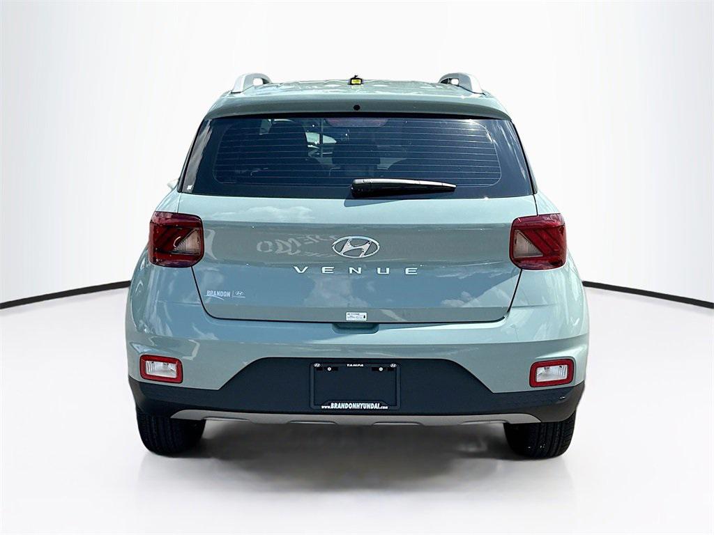 2025 Hyundai Venue Limited photo 3