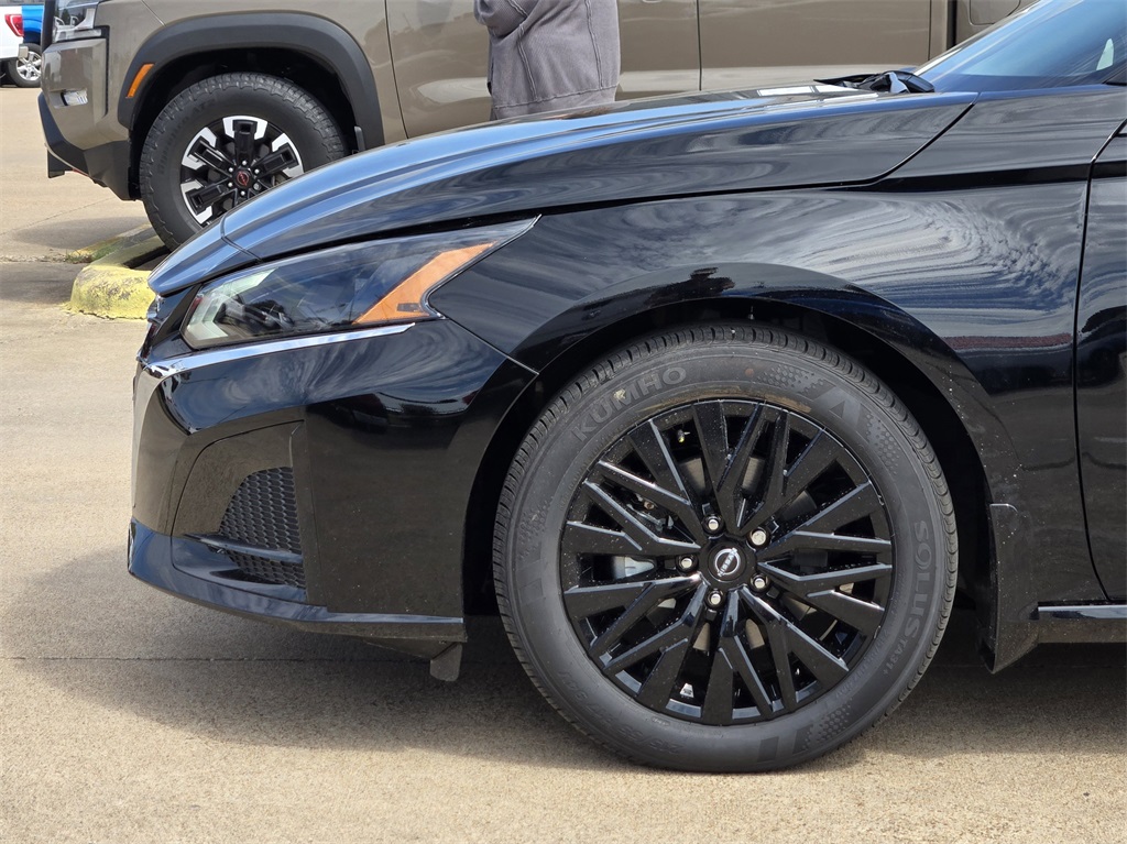 2025 Nissan Altima SV Special Edition photo 4