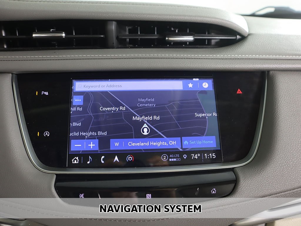 2021 Cadillac XT5 Premium Luxury photo 3