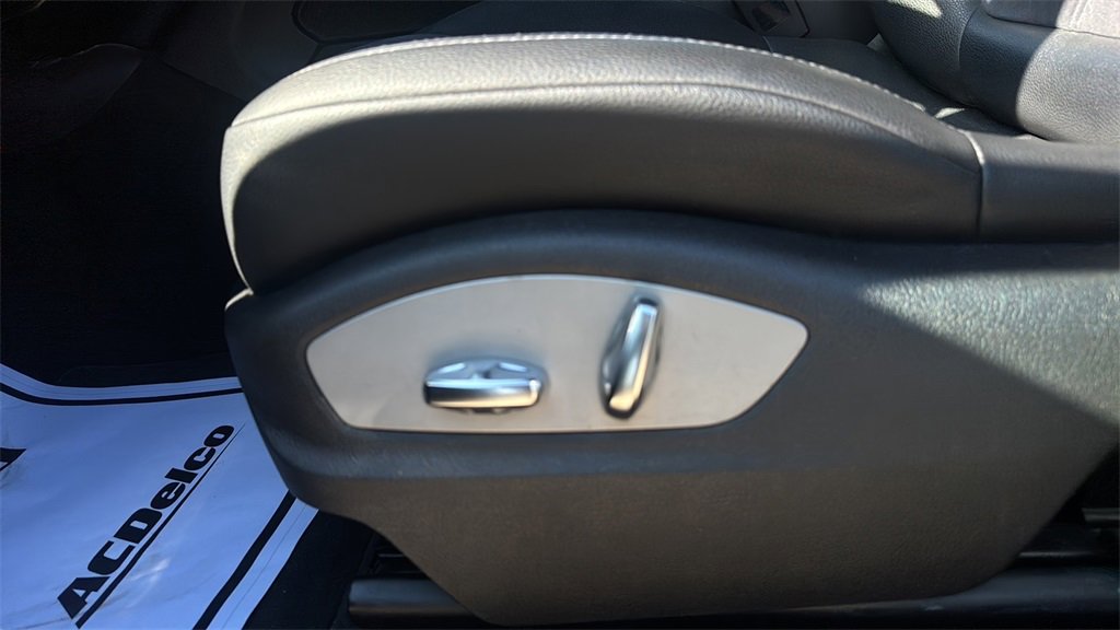 2020 Porsche Macan photo 16